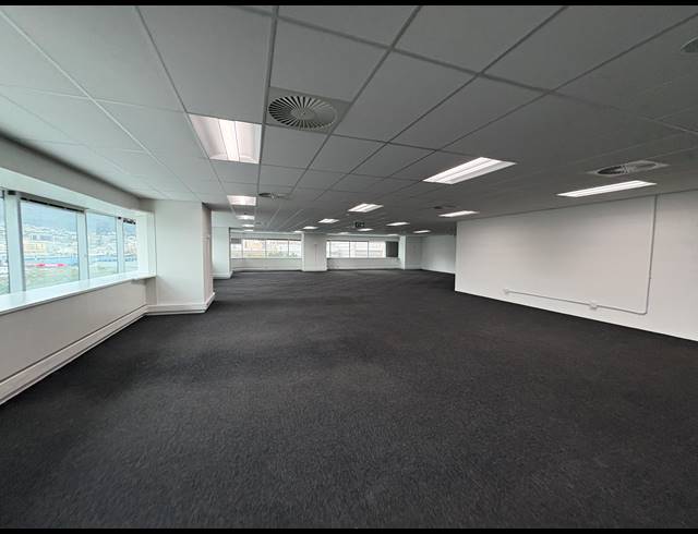 450M² OFFICE TO LET IN FORESHORE